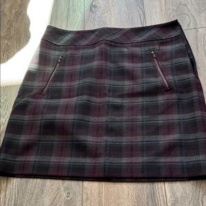 Log Plaid A-Line Skirt - Black and Burgundy